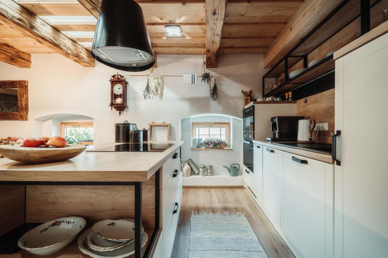 Cakyho Kuria - Mezonetovy Apartman S Krbom A Saunami Smizany Bagian luar foto