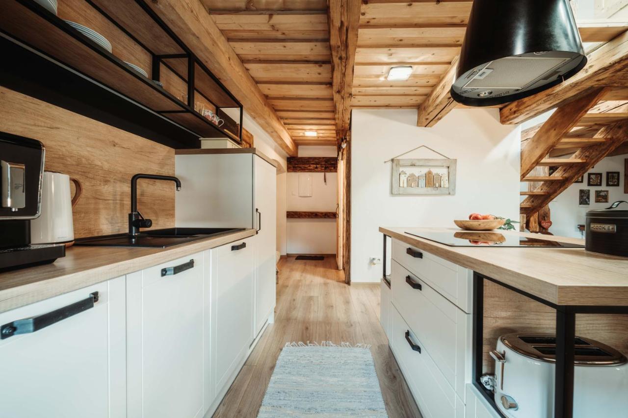 Cakyho Kuria - Mezonetovy Apartman S Krbom A Saunami Smizany Bagian luar foto