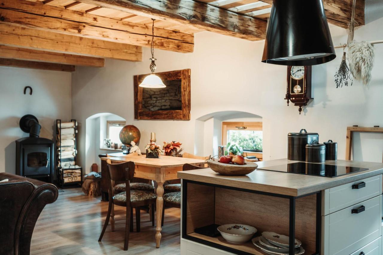Cakyho Kuria - Mezonetovy Apartman S Krbom A Saunami Smizany Bagian luar foto