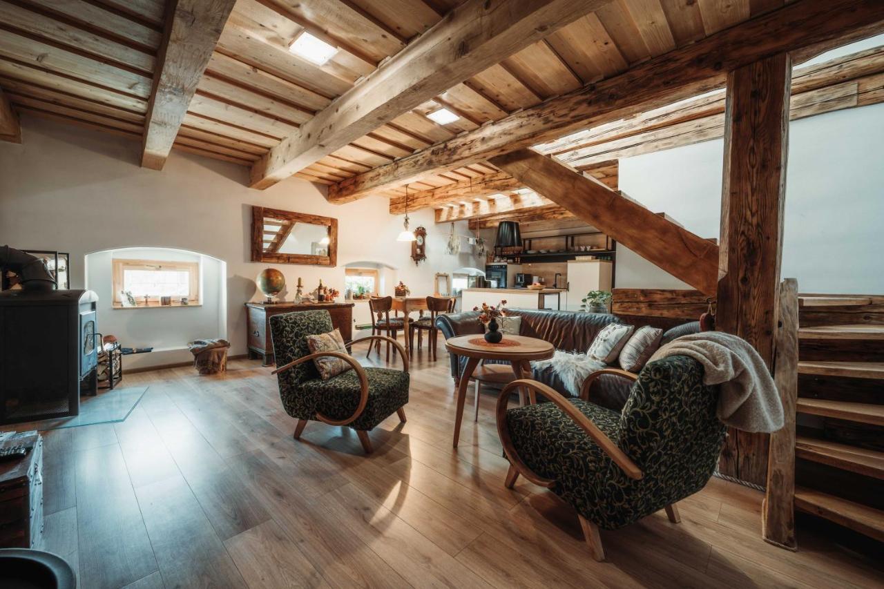 Cakyho Kuria - Mezonetovy Apartman S Krbom A Saunami Smizany Bagian luar foto