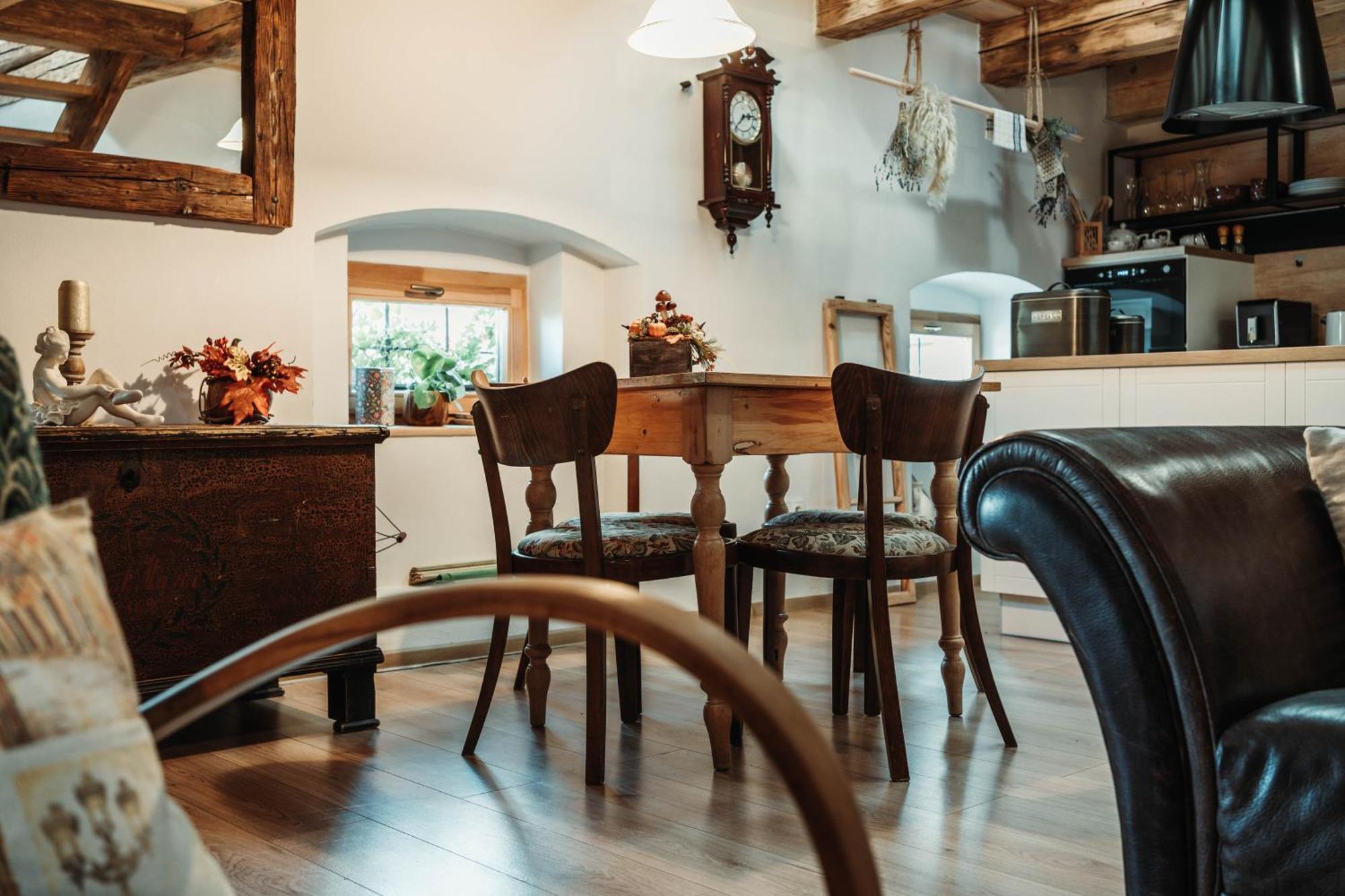 Cakyho Kuria - Mezonetovy Apartman S Krbom A Saunami Smizany Bagian luar foto